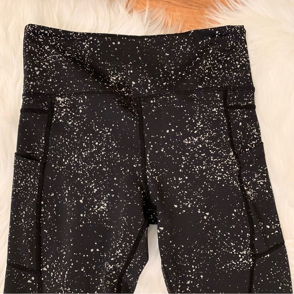 ZYIA Black Pocket Reflective Light n Tight 7/8 24” Leggings Sz 6-8 - Picture 3 of 16